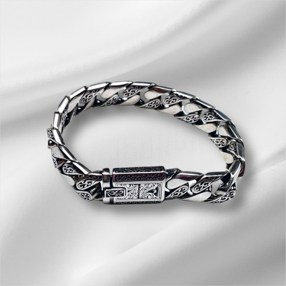 Undefined Other - Intricate Silver Men's Chain Bracelet